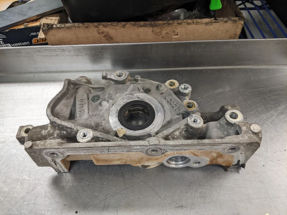 Bomba de aceite del motor Dodge Neon 2.0 2003 Foto 1 de 4