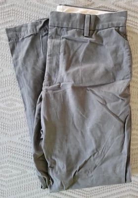 Bob Timberlake Men's Size 34 X 32 Flat Front Chinos Coal Grey - Image 1 of 4