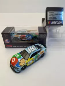 NASCAR 2022 KYLE BUSCH #18 CRUNCHY COOKIE M&MS 1/64 AUTO - Bild 1 von 1