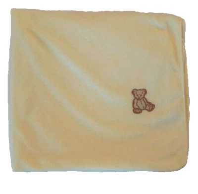 Manta de bebé amarilla Dakin apliques de oso doble cara polar delantero rayas trasero Foto 1 de 4