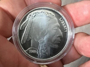 1oz .999 Fine Silver Indian/Buffalo Coin, UNC, in-Capsule, Worth a Look! - Picture 1 of 6