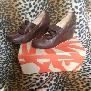 J Shoes Betty Brown Wedge 8 cm High Vintage Style Boxed Exc Cond Sz 6 - Picture 1 of 11