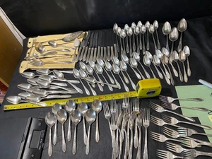 Chateau Heirloom Plate Oneida 104 pieces silverplate flatware set NICE! - Picture 1 of 15