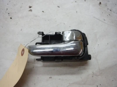 1999 INFINITI Q45T BASE A/T MAÇANETA INTERNA TRASEIRA DO PASSAGEIRO FABRICANTE DE EQUIPAMENTO ORIGINAL 2000 2001 - Imagem 1 de 4