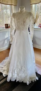 Vintage Gimme Sax Style Wedding Gown W/long Veil size S - Picture 1 of 24