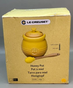 Le Creuset Stoneware NEW Honey Pot With Silicone Dipper Nectar Yellow NIB - Bild 1 von 4