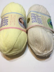 1 ganzes/1 Teilstück ~ Lion Brand Baby weiches leichtes Acrylgarn ~ gelb ~ creme - Bild 1 von 1