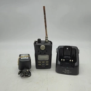 Morski nadajnik-odbiornik Icom IC-M88 VHF z ładowarką i skórzaną osłoną - Zdjęcie 1 z 21
