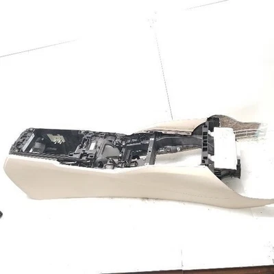 BMW G30 530i 530e 540i consola central piso crema  Foto 1 de 4