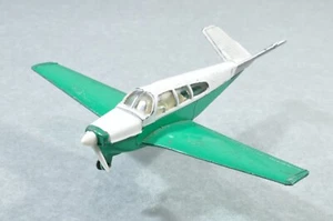 BF546 Dinky Toys GB #710 Beechcraft S53 Bonanza - vert C-/- - Imagen 1 de 3