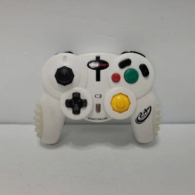 White Mad Catz GameCube Wireless Controller - Image 1 of 4