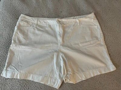 褪色荣耀 - 女式弹力白色短裤加大码 24W — 第 1/4 张图片