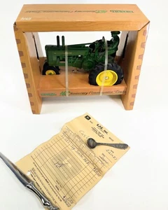 John Deere 40th Anniversary Commemorative Model A Tractor #5577 - Picture 1 of 6