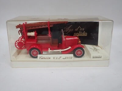 Solido : Fourgon C 4 f - Age d'or  - N° 4403 / camion de pompiers avec catalogue - Photo 1/4