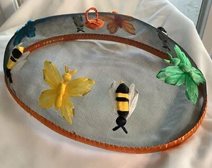 Vintage Picknick Essen Schutz Haube verziert Schmetterling & Bienen 17" lang - Bild 1 von 3