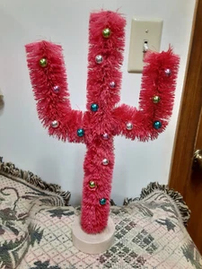 VINTAGE PINK BOTTLE BRUSH CACTUS 14 INCHES TALL - Picture 1 of 3