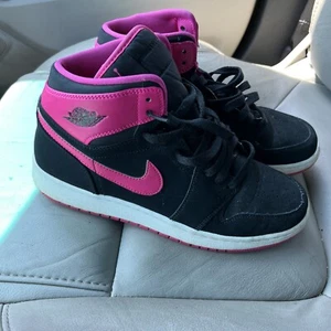NIKE AIR JORDAN 1 RETRO HIGH 332148 008 GS BLACK 'VIVID PINK' US 8.5Y Women 10 - Picture 1 of 4