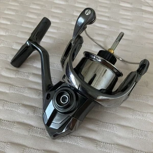SHIMANO 20 Twin Power C3000MHG Fishing Spinning Reel Body Only From Japan Used - Picture 1 of 12