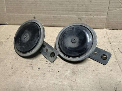 81 Honda GL1100 Goldwing Horn Set Hi Lo Tone OEM -96 - Imagem 1 de 4