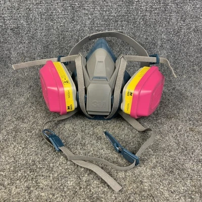 3M 6502 / 49489  Rugged Comfort Half Facepiece Reusable Respirator, USA - Medium - Image 1 of 4