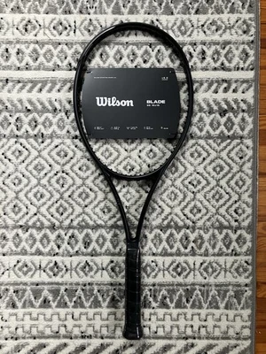 NUEVO Wilson Blade 98 v8 Noir (Edición Todo Negro) - 16x19 - 4 1/4 Foto 1 de 4