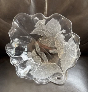 Savoir Vivre Crystal Hibiscus Serving Bowl - Japan ~ Frosted Flowers 1980's - Picture 1 of 15