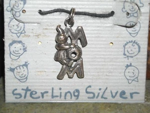 vintage sterling silver 925 pendant charm Little people MOM 1 X 1/2" - Picture 1 of 3