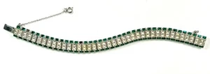 Pulsera vintage plateada con pedrería transparente y verde brillante - Imagen 1 de 10