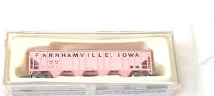 Athearn BB 58' Pink Covered Hopper Farnhamville, Iowa RREX - Picture 1 of 14