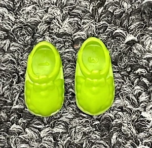 Barbie's Little Sister Kelly scarpe bambola sandali con cinturino verde - Foto 1 di 6