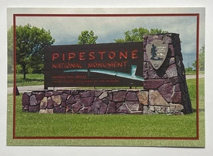 Letrero de entrada al Monumento Nacional Pipestone Pipestone Minnesota postal sin publicar - Imagen 1 de 2