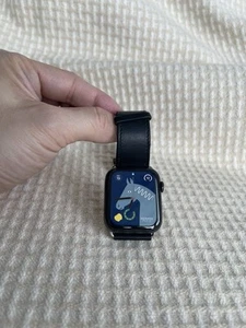 Hermes Apple Watch Series 5 ( Deployment buckle ) - Photo 1 sur 8