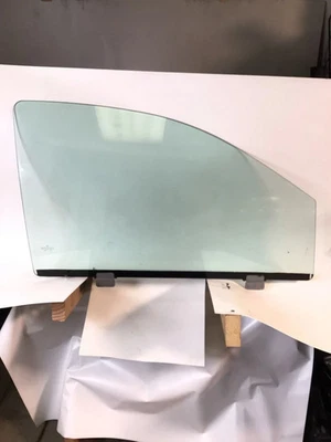 2008 DODGE DURANGO RIGHT FRONT DOOR GLASS ++ - Image 1 of 4
