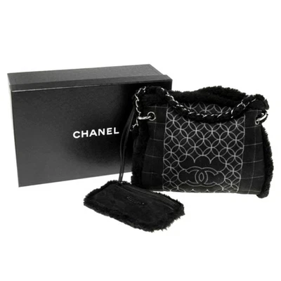 Bolso de piel CHANEL negro gamuza y piel de oveja bordado cadena CC Foto 1 de 4