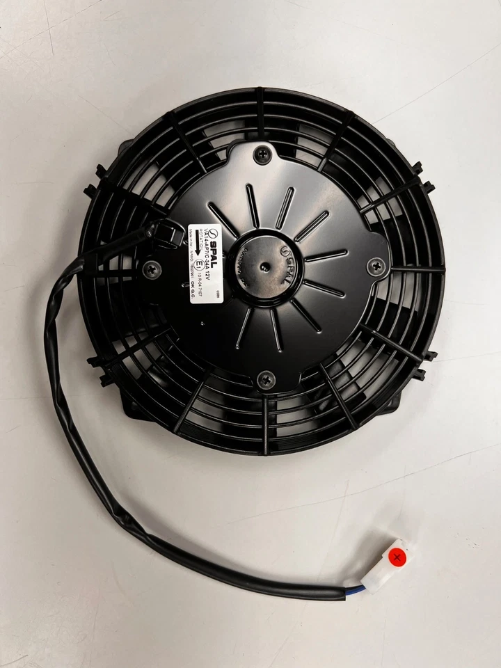 Spal 30100358 7.5" Low Profile Fan - Pull / Straight Blade; 366 Airflow CFM - Image 1 of 4