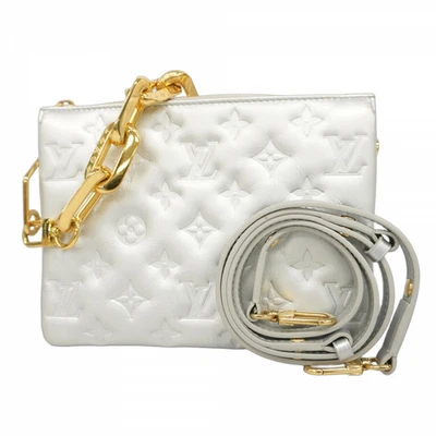 AUTÉNTICO BOLSO DE HOMBRO LOUIS VUITTON COUSSIN BB M20567 PLATEADO BOLSO BIDIRECCIONAL MUJER F/S Foto 1 de 4