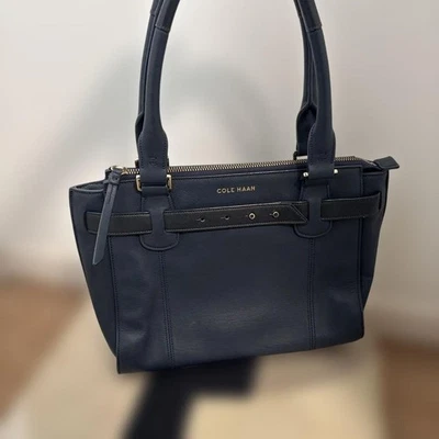 Bolso de Mano Cole Haan de Cuero Azul Marino Foto 1 de 4