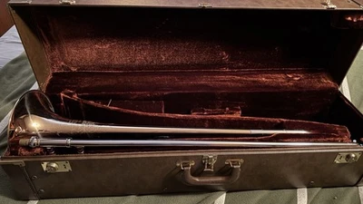 Trombón tenor Olds Recording con estuche modelo 1968 año usado forma fantástica Foto 1 de 2