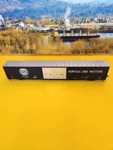 Athearn HO - 86' Hi-Cube Box Car - Norfolk and Western #355069 - Bild 1 von 7