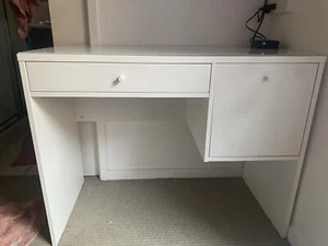 computer desk with drawers - Picture 1 of 3