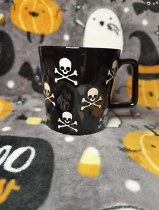 10 Strawberry Street Black Halloween Skull and Crossbones mug 20oz NEW - Picture 1 of 6