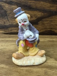 Porcelain Clown figurine Pulling Bunny Out Of Hat - Picture 1 of 7