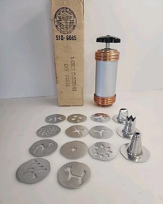 NEW VTG Mirro Cookie Press w/ Discs & Tips M-0355-52 Aluminum Cooky Spritz - Image 1 of 4