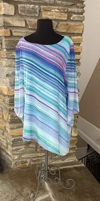 Nuevo con etiquetas Chicos Talla 2 EE. UU. L Top Vivo Rayas Acuarela Dobladillo Asimétrico Artsy Resort Foto 1 de 4