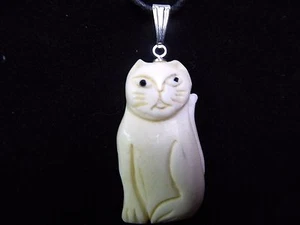 Collar colgante felino tallado a mano hueso de búfalo de agua hueso de gato gatito felino - Imagen 1 de 8