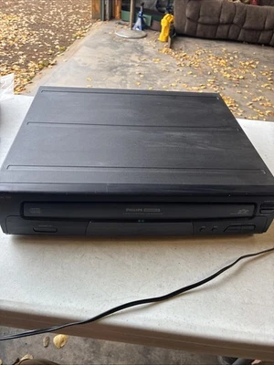 Philips Magnavox CDC735 1701 Five Disc CD Changer No Remote - For parts Or Fix - Image 1 of 4