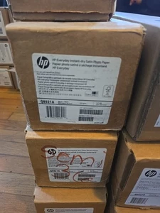 HP Q8921A 36 in. x 100 ft. Everyday Pigment Photo Paper - Satin WT New 1 Roll - Afbeelding 1 van 2