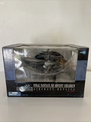 Avión Sierra ArtFX Final Fantasy VII Advent Children Foto 1 de 4