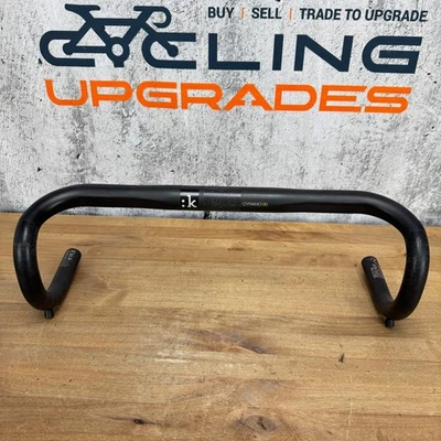 ¡Nuevo despegue! Manillar Fizik Cyrano 00 Snake 44 cm carbono 31,8 mm barra de caída Foto 1 de 4
