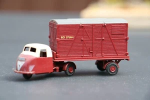 OO Scale Merit Tri-wheel prime mover and trailer - Picture 1 of 2